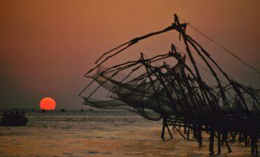 Poovar – Alleppey – Thekkady – Munnar Tour Package 6N/7D