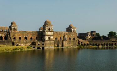 Mandu 2 Nights / 3 Days Tour Package